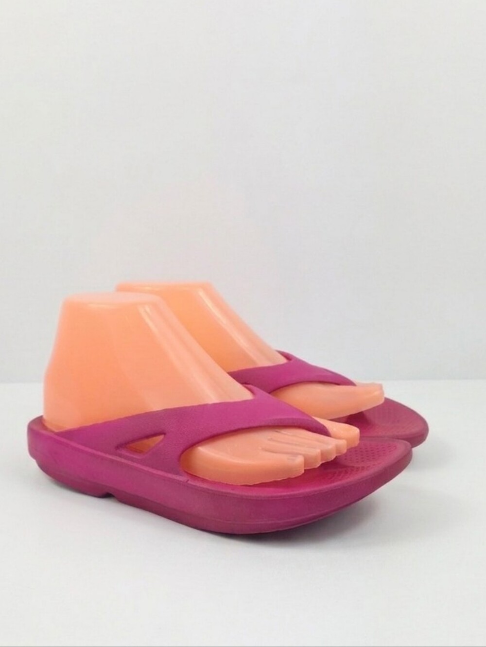 OOFOS OOriginal Pink Thong Women's Sandals Size 9